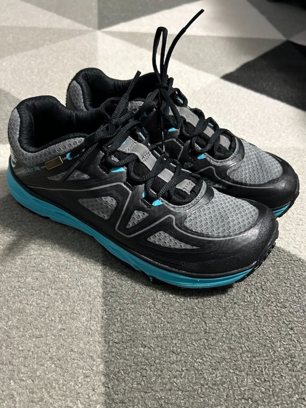 Topo Athletic Hydroventure Trail Running Sneakers Black/Turquoise Women's 7.5